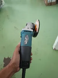 Foto 4 Makita Gerinda Tangan M0900B