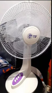 Foto 3 Kipas Angin Meja TD Desk Fan 12 Inch Putar Otomatis 180 Derajat Angin Kencang Hemat Listrik SNI