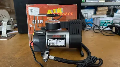 Pompa Ban Elektronik DC Ligther — Aksesoris Kendaraan Samarinda